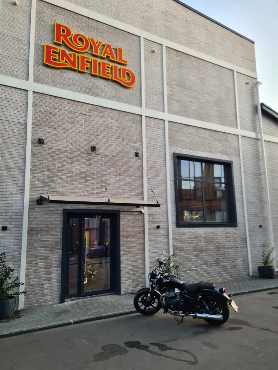 Royal Enfield — главное фото